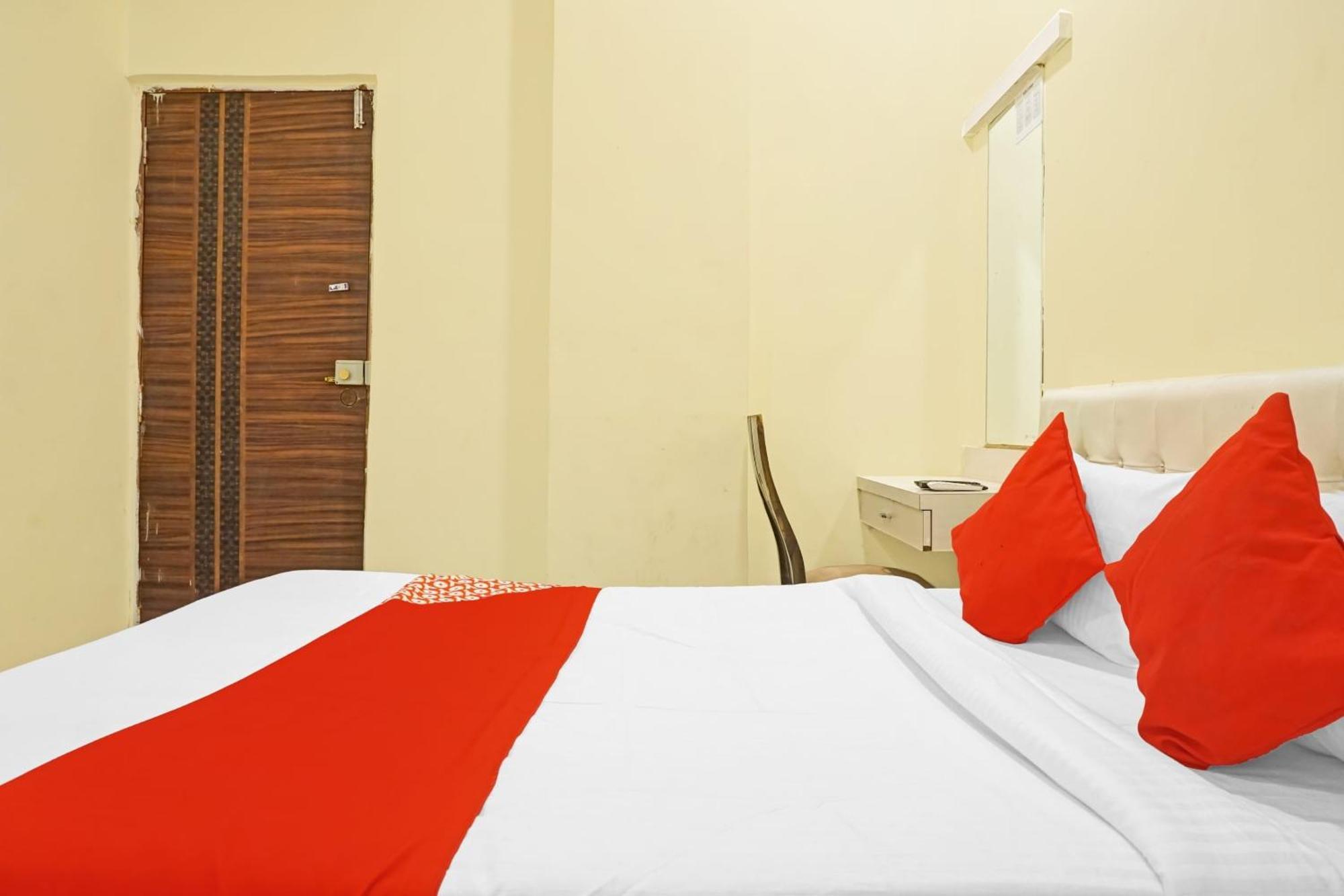 Hotel O 24K Inn Mundhva Eksteriør billede